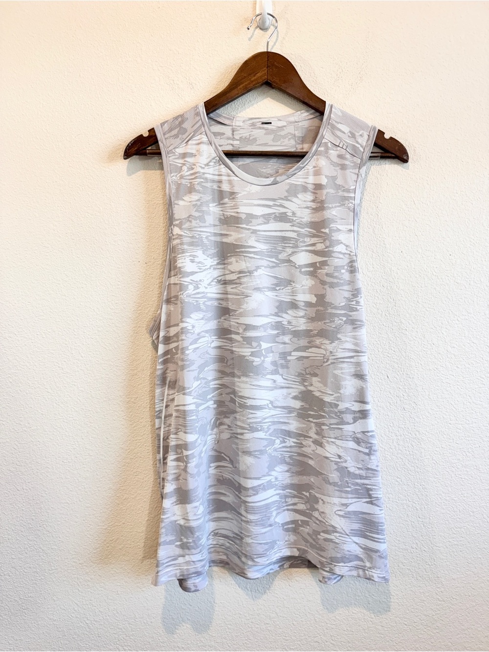 Lululemon Fast and Free Tank Top Large Gray Camo Running Training Athleisure L13